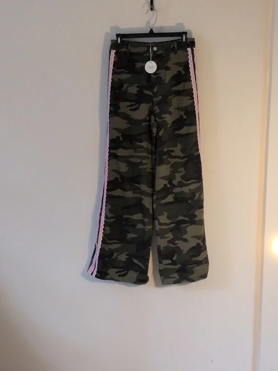 Oddi Los Angeles Washer Camo Wide Leg Pants with Pink Lace Trim S - Picture 6 of 16